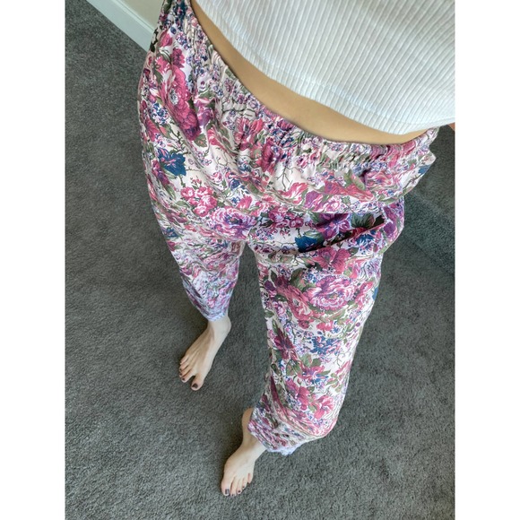 Vintage Victoria's Secret (gold label) floral cropped lounge pants, size Large - Picture 2 of 8